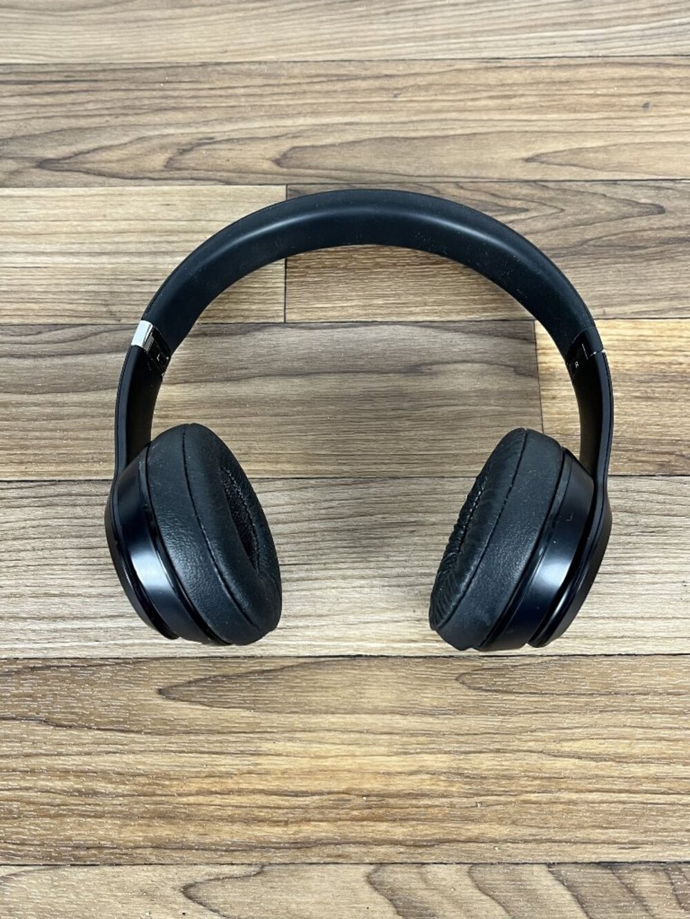 Beats by Dr. Dre Solo3 Wireless Bluetooth On-Ear Headphones Black
